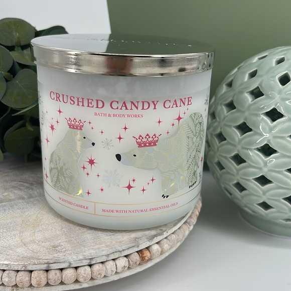 Crushed Candy Cane - Bath & Body Works - 3 Wick - Picture 1 of 3